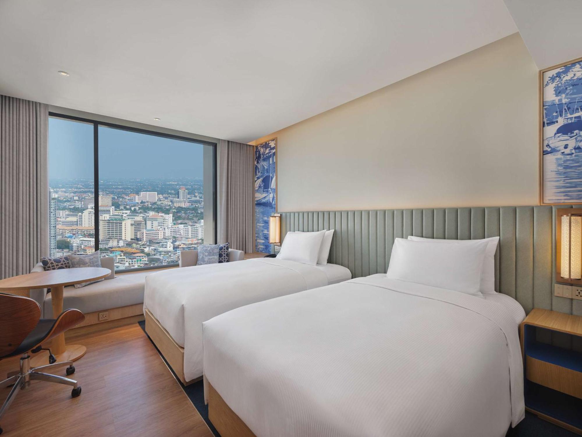 Hilton Garden Inn Bangkok Riverside Exterior photo