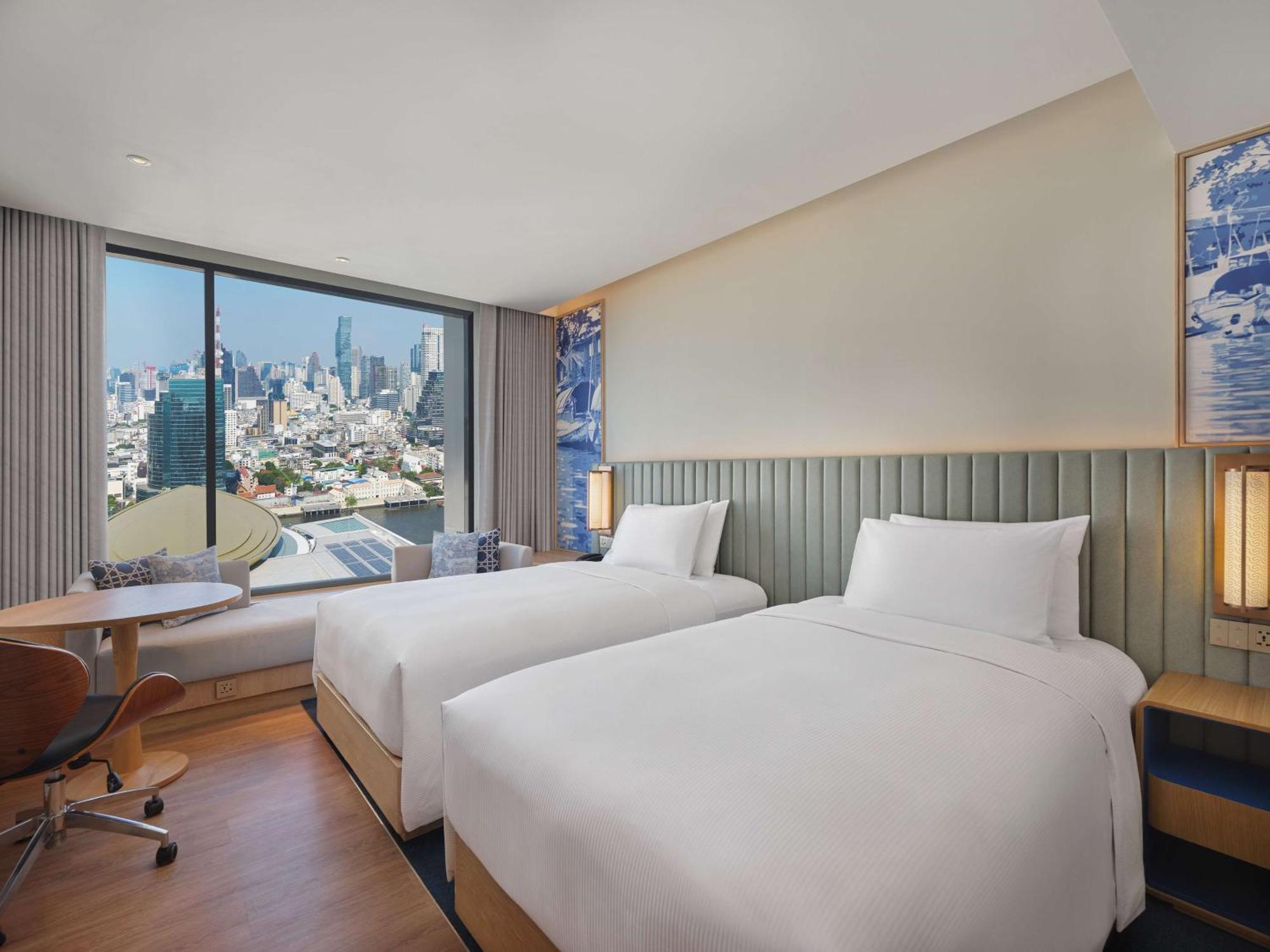 Hilton Garden Inn Bangkok Riverside Exterior photo