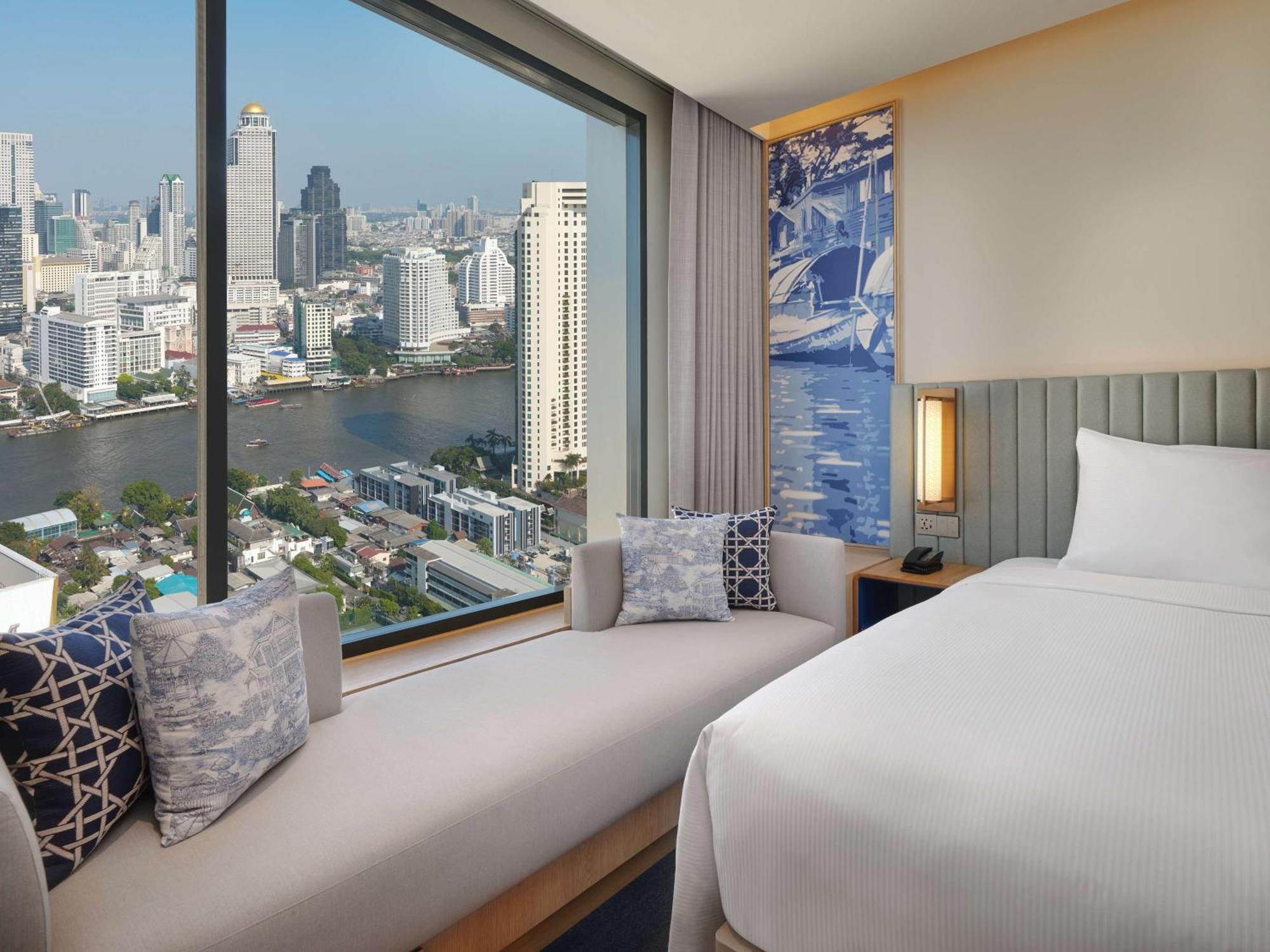 Hilton Garden Inn Bangkok Riverside Exterior photo