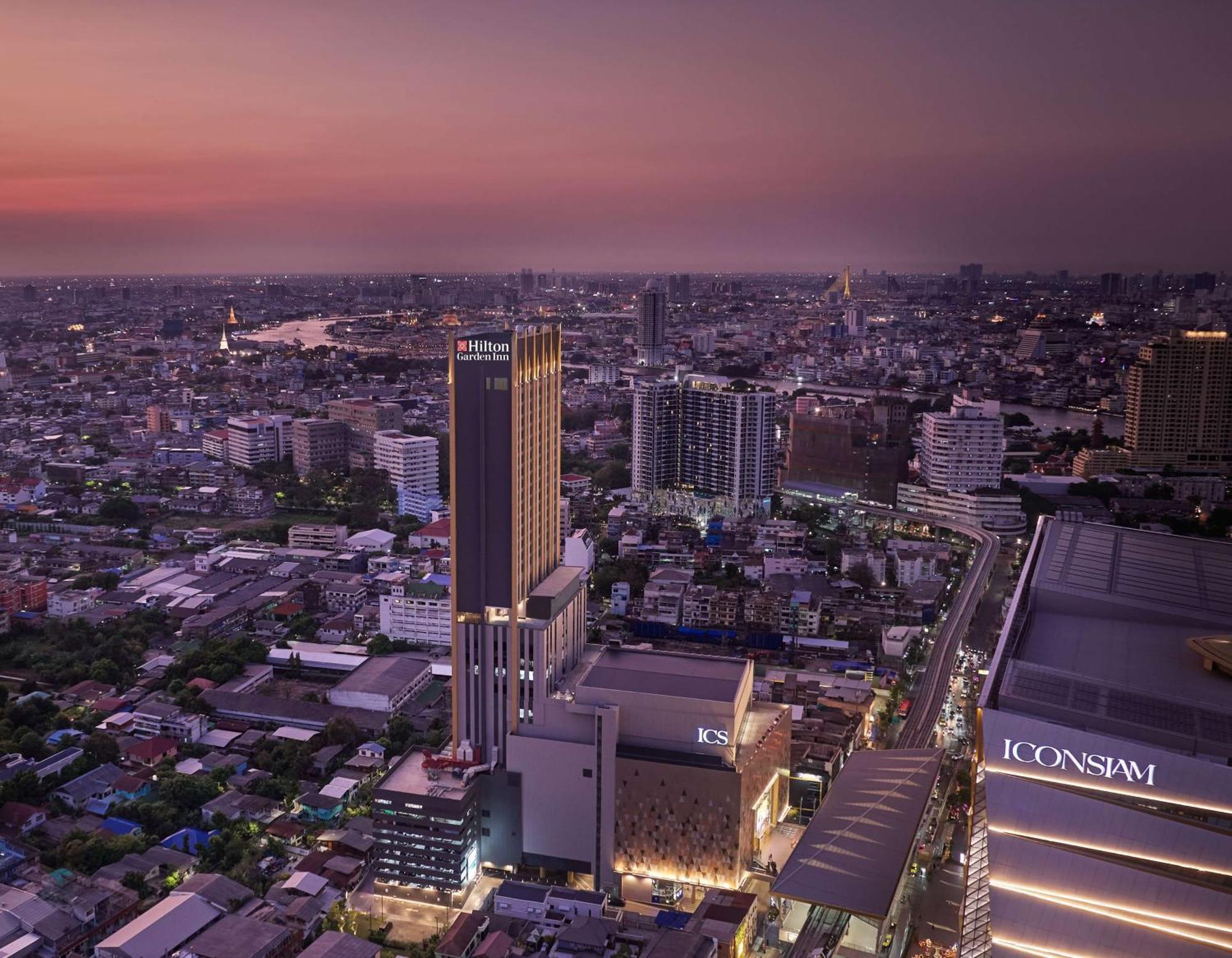Hilton Garden Inn Bangkok Riverside Exterior photo