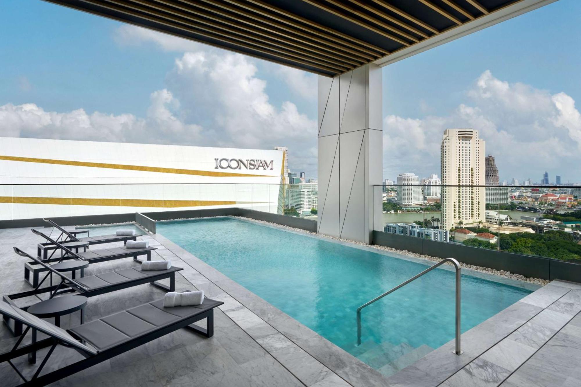 Hilton Garden Inn Bangkok Riverside Exterior photo