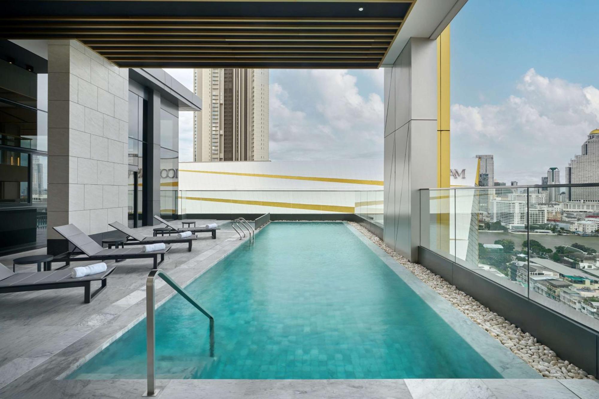 Hilton Garden Inn Bangkok Riverside Exterior photo